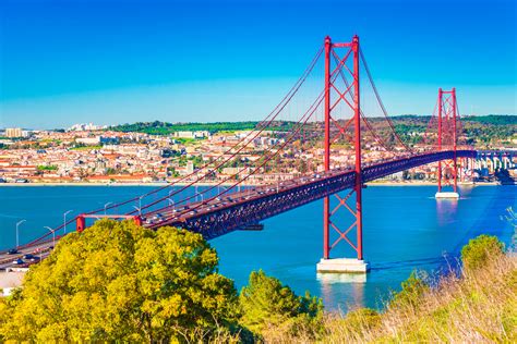 Even lisbon can be quite mild in the winter, and it's not unusual for the south of portugal to get temperatures in the high teens and occasionally even hit above the low twenties. Spannende internationale mogelijkheid in Lissabon bij ...
