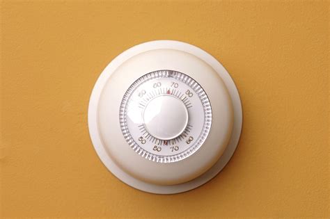 The thermostat could be bad or a relay no kicking the machine on. Fix Furnace Problems Caused by Thermostats