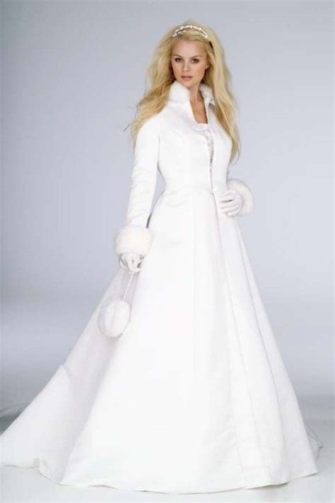 43 Stunning Cold Weather Wedding Ideas Winter Wedding Gowns Winter