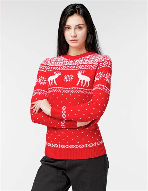 Купить женский свитер с оленями красного цвета 10019 - tepliezveri.ru
