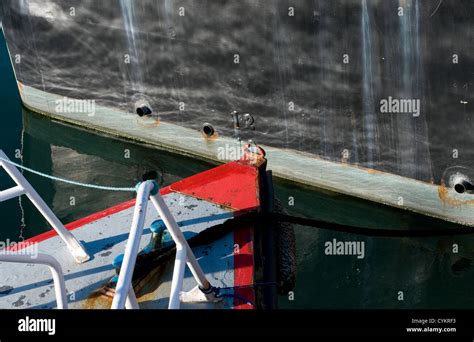 Bow And Stern Of Boats In Paignton Harbour Hi Res Stock Photography And