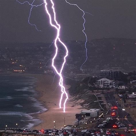 Lightning Hitting Newcastle Beach Nsw Lightning Storm Nature