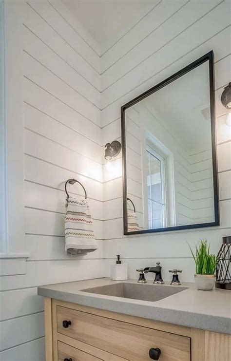 17 Beautiful And Modern Farmhouse Bathroom Design Ideas