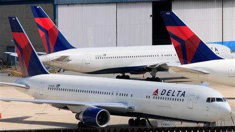 Strangers Caught In Sex Act On Delta Flight The Washington Post