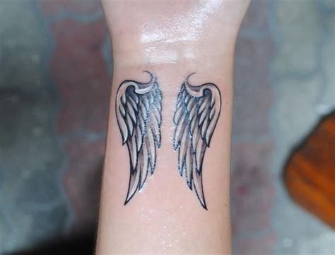 Resultado De Imagen Para Tatuaje De Alas De Angel En El Brazo