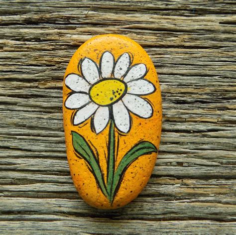 Daisy On Orange Painted Rockdecorative Accent Stone Paperweight