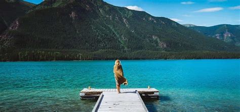 Muncho Lake In Bc Looks Like A Tropical Oasis With Jade Waters