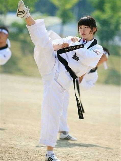 Korean Taekwondo Girl In 2020 Taekwondo Girl Korean Taekwondo Taekwondo