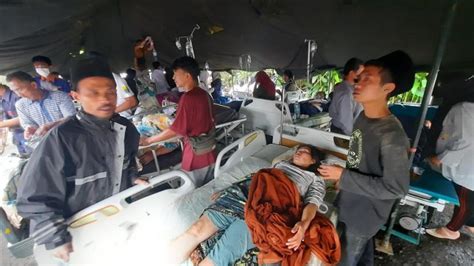Puluhan Warga Cianjur Korban Gempa Dibawa Ke Rsud Sukabumi Republika Online