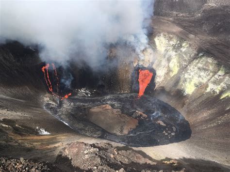 Hawaii Volcano Kilauea Crater Spews Lava And Ash In Spectacular