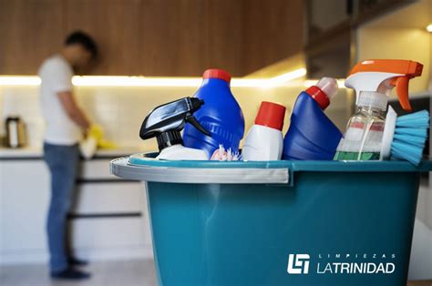 Cómo organizar los productos de limpieza en el hogar