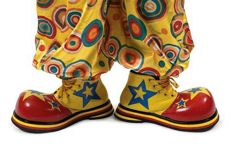 Pin By Laure Peeters On Nostalgiehet Circus Clown Shoes Clown