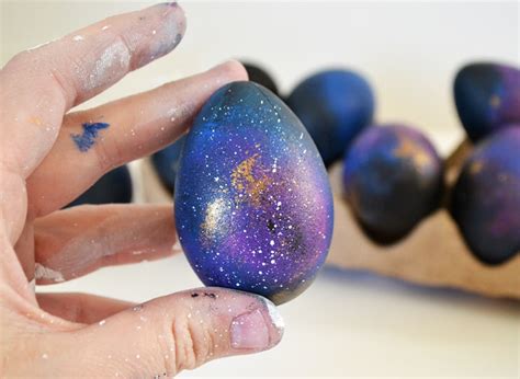 How To Create Easter Eggs Covered In Galaxies