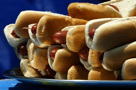Why Are Some Hot Dog Buns Split On The Top And Some On The Side