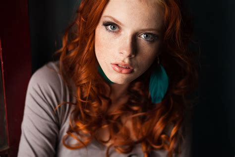 Women Redhead Face Model Women Indoors Looking At Viewer Long