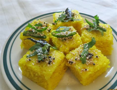 Dhokla has the sweetness of sugar, acidity of lemon and heat of chilies. Simply Delicious: Instant Suji (Semolina)Dhokla in Microwave