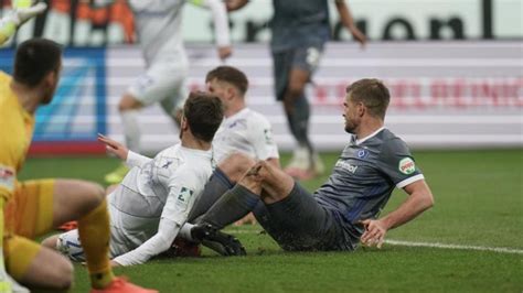 Hsv in der zweiten bundesliga : HSV beendet Negativlauf - Holstein im Hoch - Wolfsburger Nachrichten