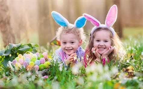 Easter food traditions, from giving easter eggs to eating hot cross buns, have been a part of our easter celebrations for years. Traditional Irish Easter: blessings, recipes and greetings ...