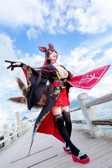 Chinese Cosplayer Wows Japanese Netizens With Her Awesome Azur Lane