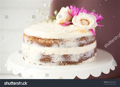 Beautiful Naked Wedding Cake Flower Decorations Stock Photo 639847396