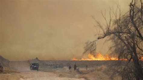 1 Dead 400 000 Acres Burned In Unprecedented Kansas Wildfires