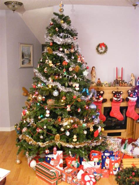 21 Beautiful Christmas Tree Decorating Ideas