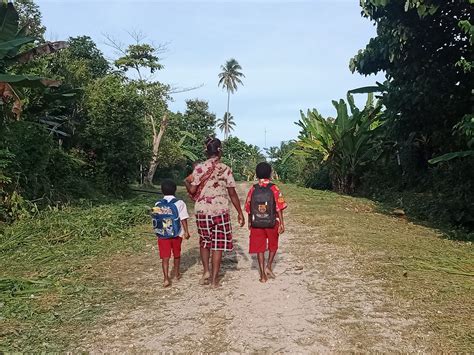 Peran Perempuan Abun Dalam Menjaga Eksistensi Bahasa Lokal Suku Abun Suara Papua