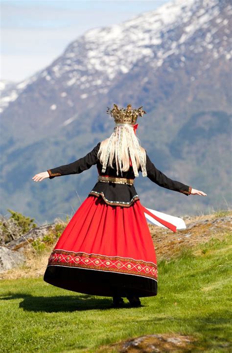 copyright laila duran 5 norwegian brides dress folklore fashion norwegian clothing folk costume