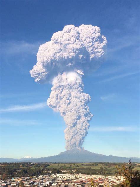 15 Breathtaking Pics Of Volcano Eruption In Chile That Forced 4000 To