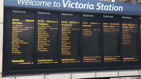 Southern Rail Cancel London Victoria Trains Telling Passengers Not To