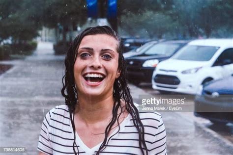 Hair Wet Shower Photos And Premium High Res Pictures Getty Images