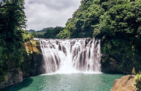 Shifen Waterfall Taiwan Unique Places In The World