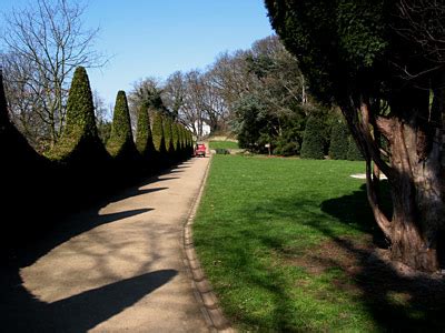 Im sommer locken theateraufführungen unter freiem himmel. Hamburg-Blankenese: Römischer Garten