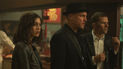 Now you see me is pure summer popcorn. Now you see me 2, I maghi del crimine: trama, cast e ...