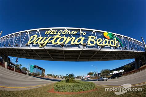 Welcome To Daytona Beach Sign On International Speedway Boulevard
