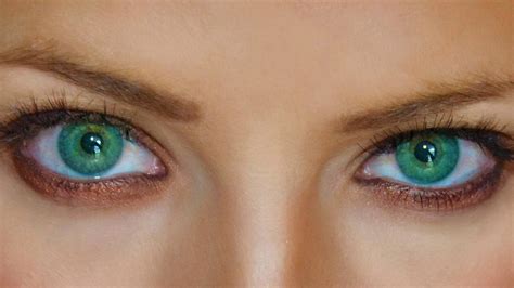 Biokinesis Binaural Beats Subliminal Hypnosis For Turquoise Blue Eyes