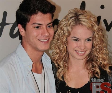 Depois do brasil pedir para o portal ps acabar com o mistério envolvendo lua blanco e arthur aguiar, eles resolveram por um fim na história e. RebeldeS Fans: Foto: Lua Blanco e Arthur Aguiar.