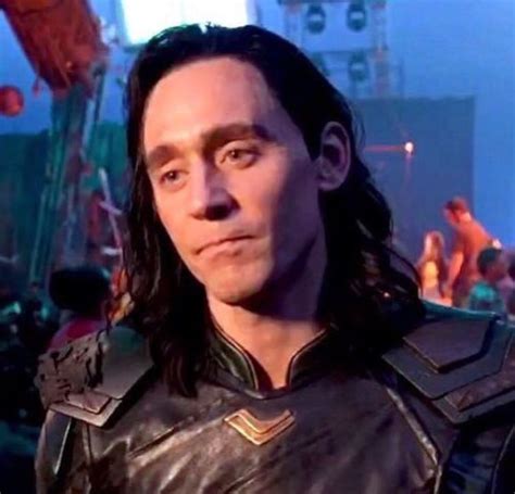 Bitch He Looks Sad Now Im Sad O M L Thomas William Hiddleston Tom Hiddleston Loki New Iron Man