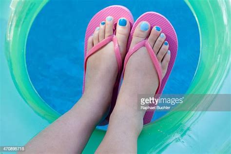 Teen Girl Feet Photos Et Images De Collection Getty Images