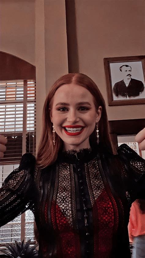 Riverdale Fashion Madelaine Petsch Cheryl Blossom Layla Beautiful