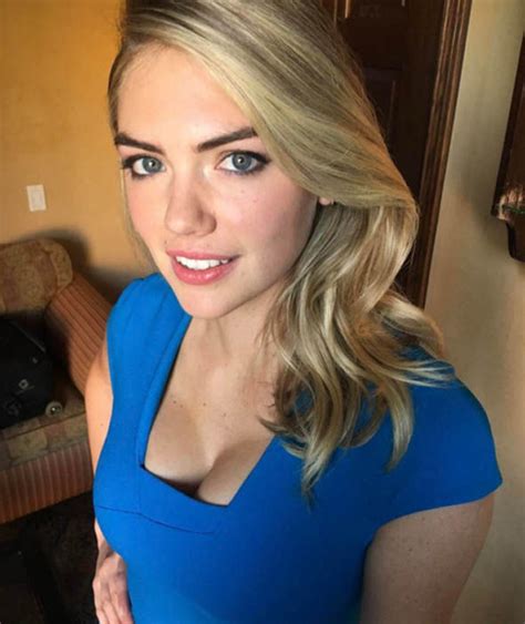 Kate Upton Flashed Her Cleavage In A Seriously Busty Dress Sports