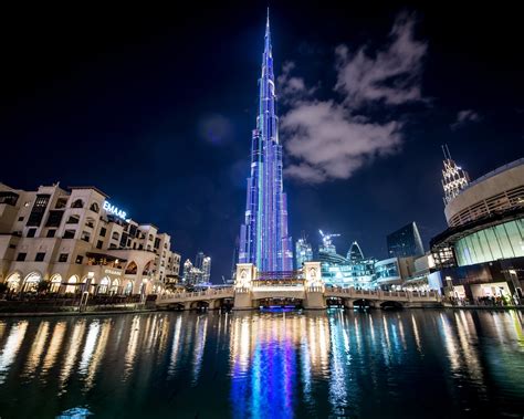 Burj khalifa is the tallest tower in the world and it's one of the top attractions to visit in dubai. Massive Media Facade at Burj Khalifa Celebrates One Year ...