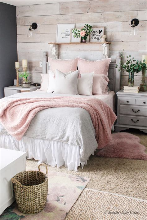 Use these great tips and you will get the gorgeous result almost without spending a penny. Charming But Cheap Bedroom Decorating Ideas • The Budget ...