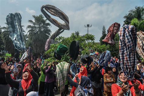 Kemeriahan Peringatan Hari Bahasa Ibu Internasional Di Tasikmalaya