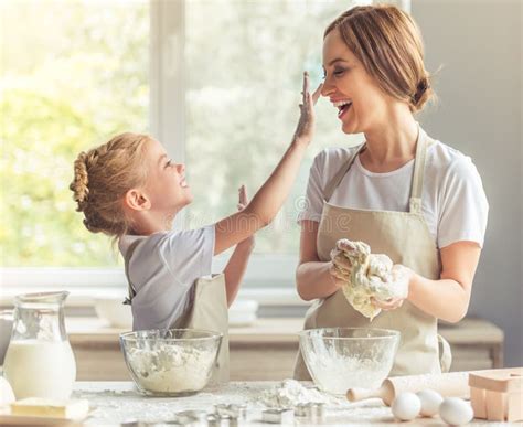 Mother And Daughter Baking Stock Image Image Of Baking 77180397