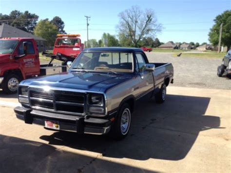 Purchase Used 1992 Dodge D150 Le Standard Cab Pickup 2 Door 52l In
