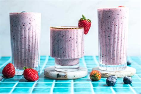 Super Healthy Strawberry And Blueberry Smoothie Recipe