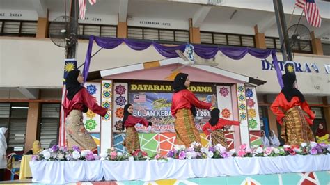Puchong is situated midway between kuala lumpur, malaysia's political capital, and putrajaya, the administrative capital. Persembahan Tarian Kebudayaan Sesi Petang SMK Puchong ...