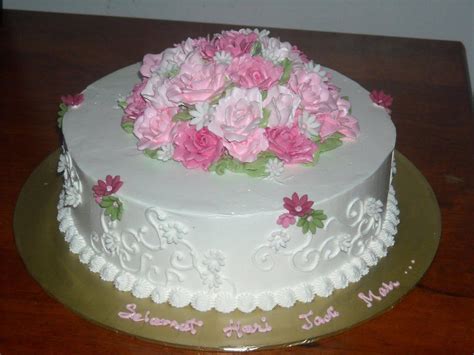 Delicious and Beautiful Birthday Cake | Beautiful birthday ... Happy birthday text and beautiful sunrise.
