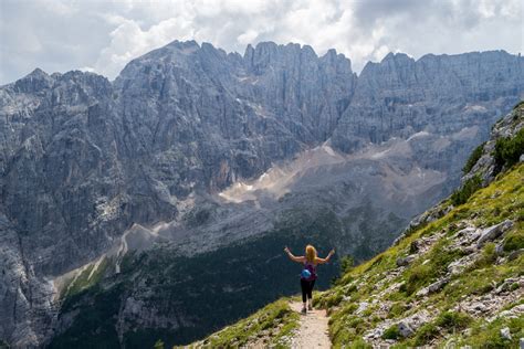 Hiking Tour For Women Italy Dolomite Mountains Tre Cime Loop